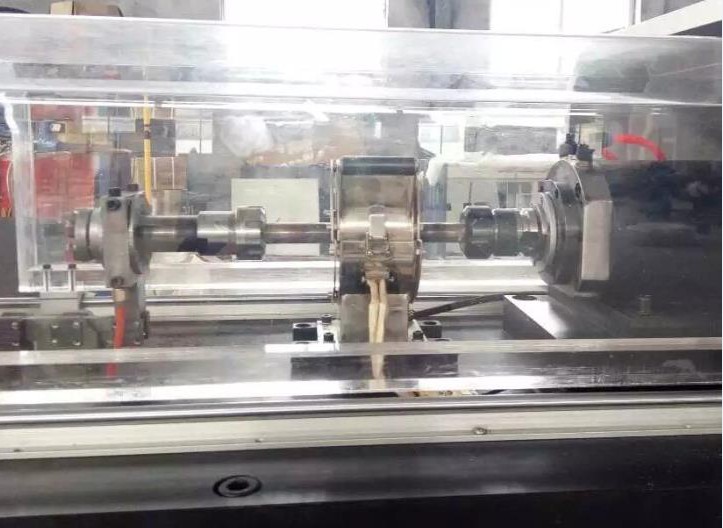 1677030722475794.jpg XWP—x6000高溫旋轉(zhuǎn)彎曲疲勞試驗(yàn)機(jī)2.JPG